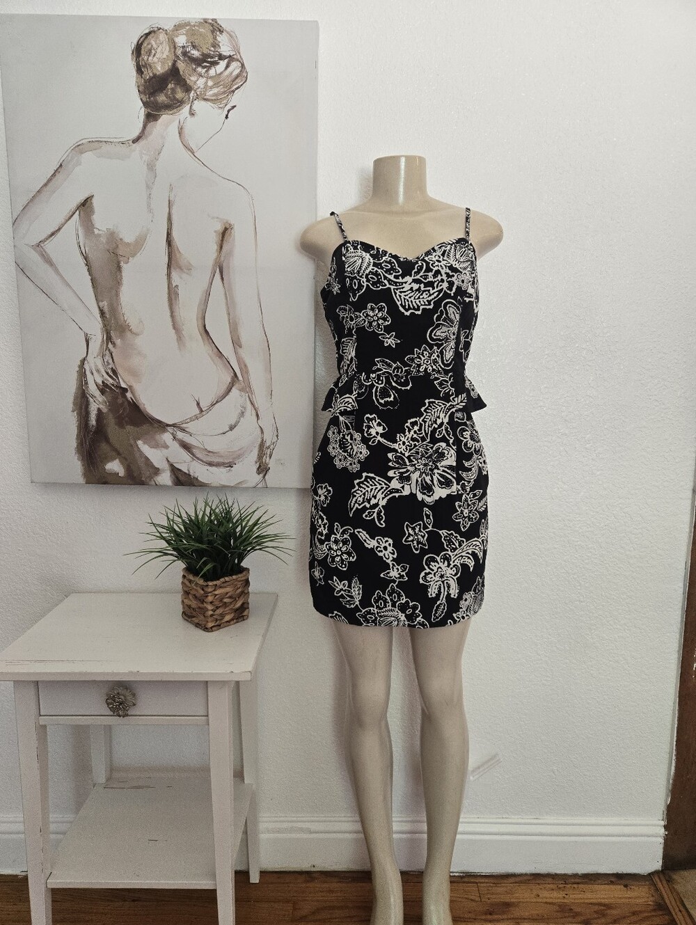 NWT Black & White Floral Spaghetti-Strap Dress Size 8
